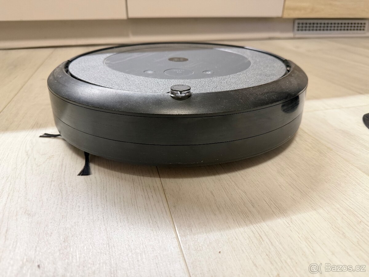Robotický vysavač iRobot Roomba i5 - 5