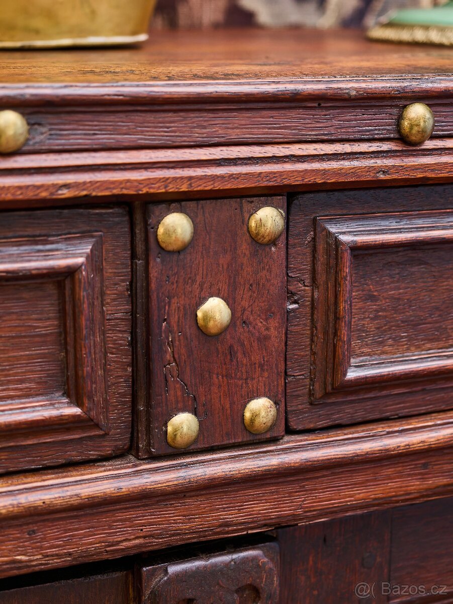 Neorenesanční komoda z masivního dubu cca 1800 - 5