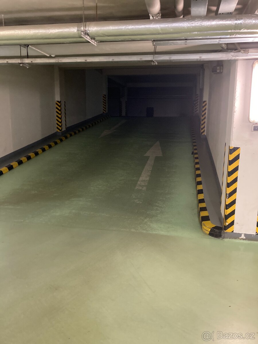 Pronajem garazoveho stani Praha 8 - 5