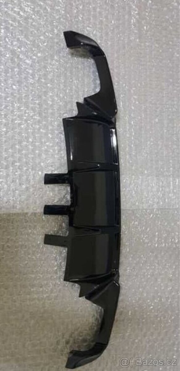 Difuzor zadního nárazníku BMW F10 F11 – Černý lesk - 5