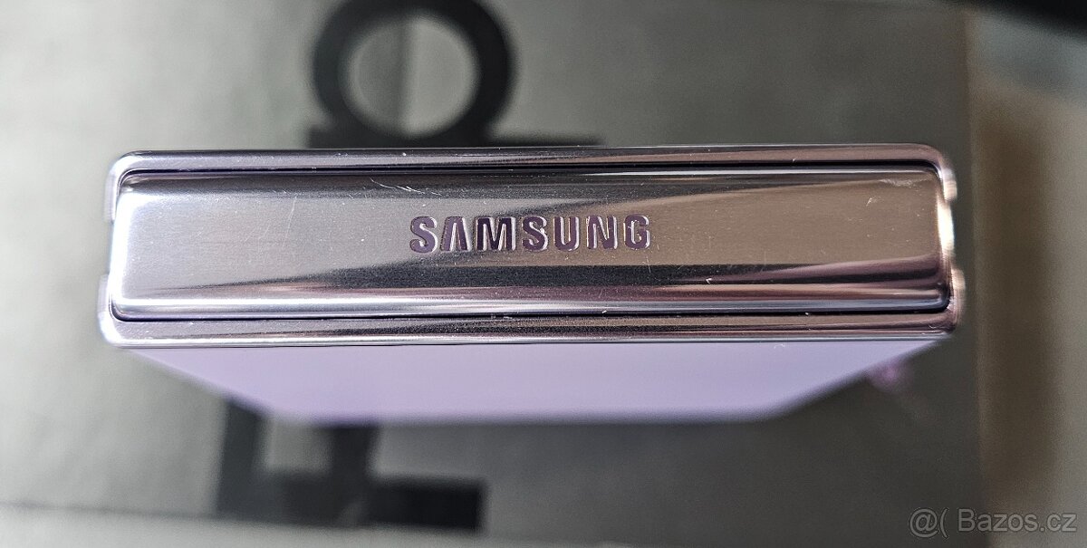 Samsung Galaxy Z Flip4 - 5