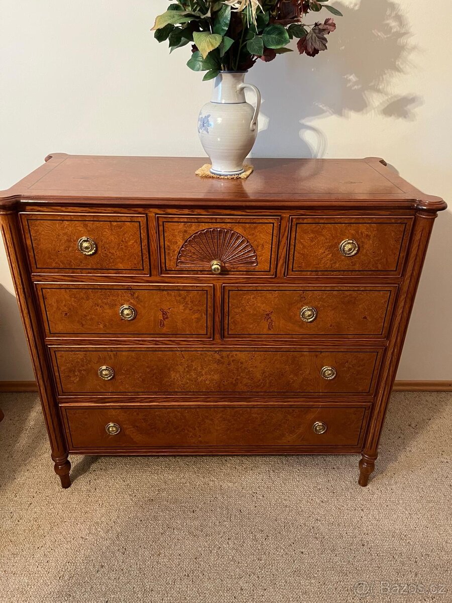 Komoda a 2 noční stolky - 5