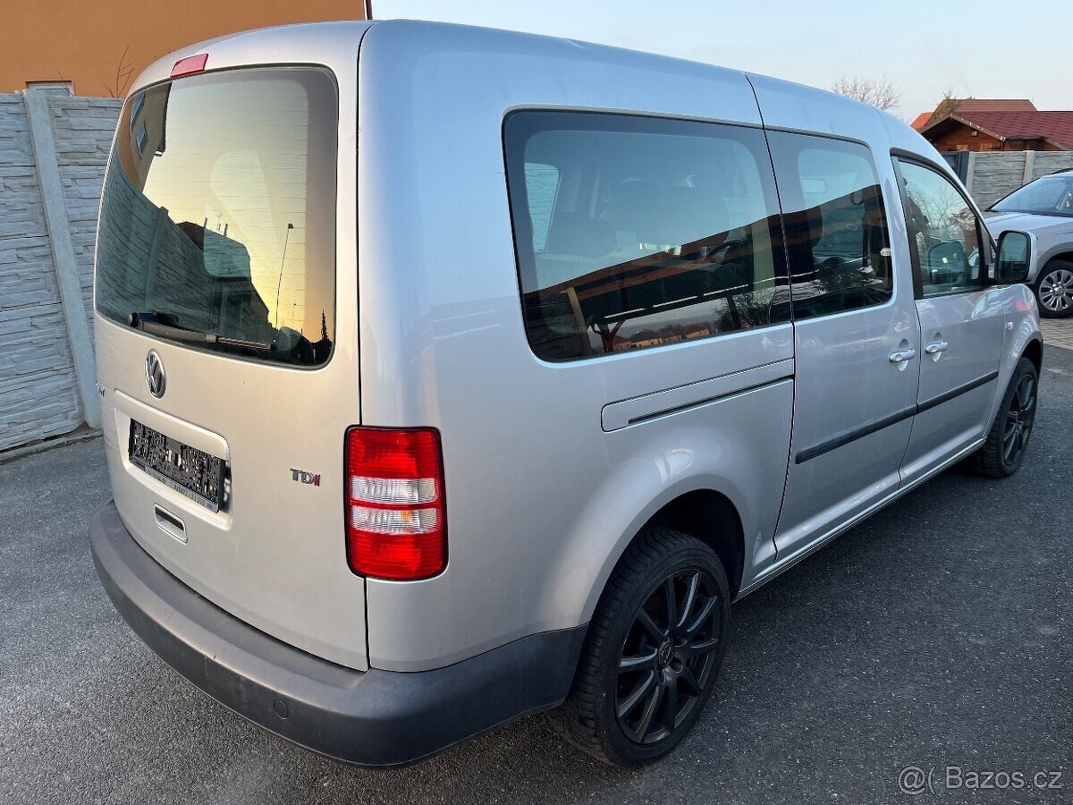 VW Caddy Maxi 1.6TDi 77kW 2011 7míst - 5