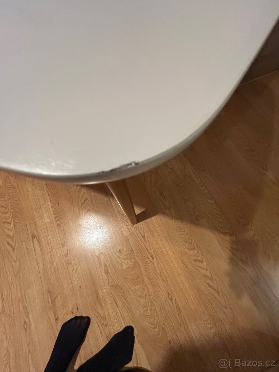 Jídelní stůl - 5