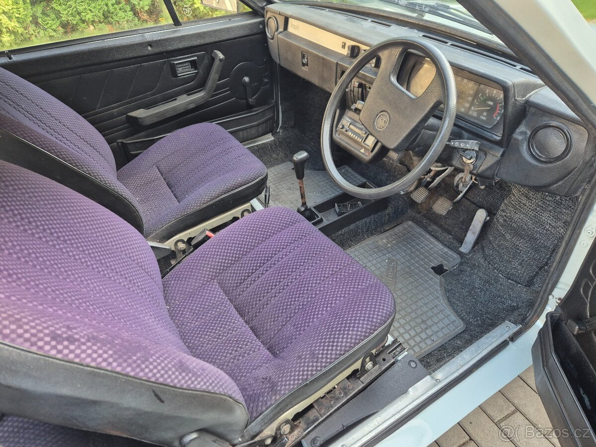 Predam skoda rapid cabrio 136 - 5