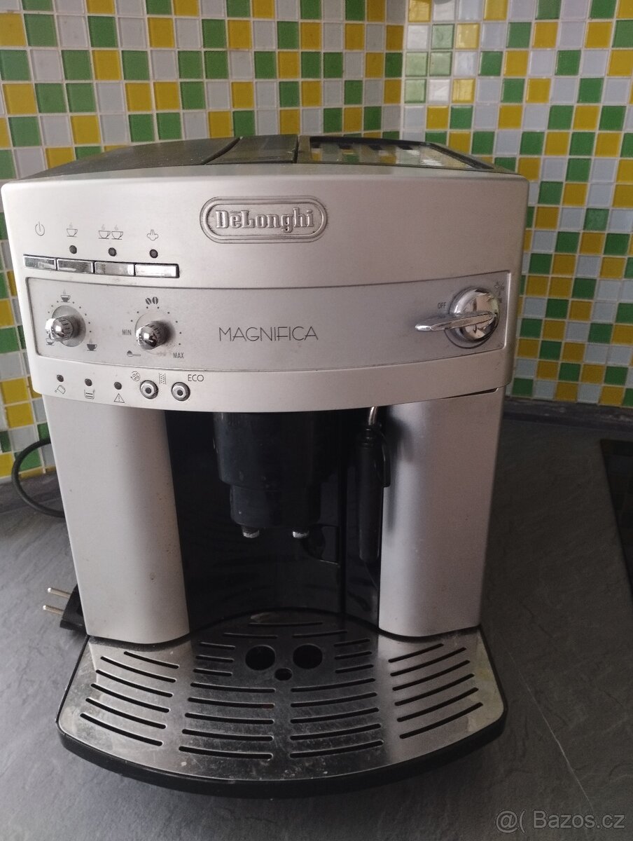 Kávovar DeLonghi magnifica - 5