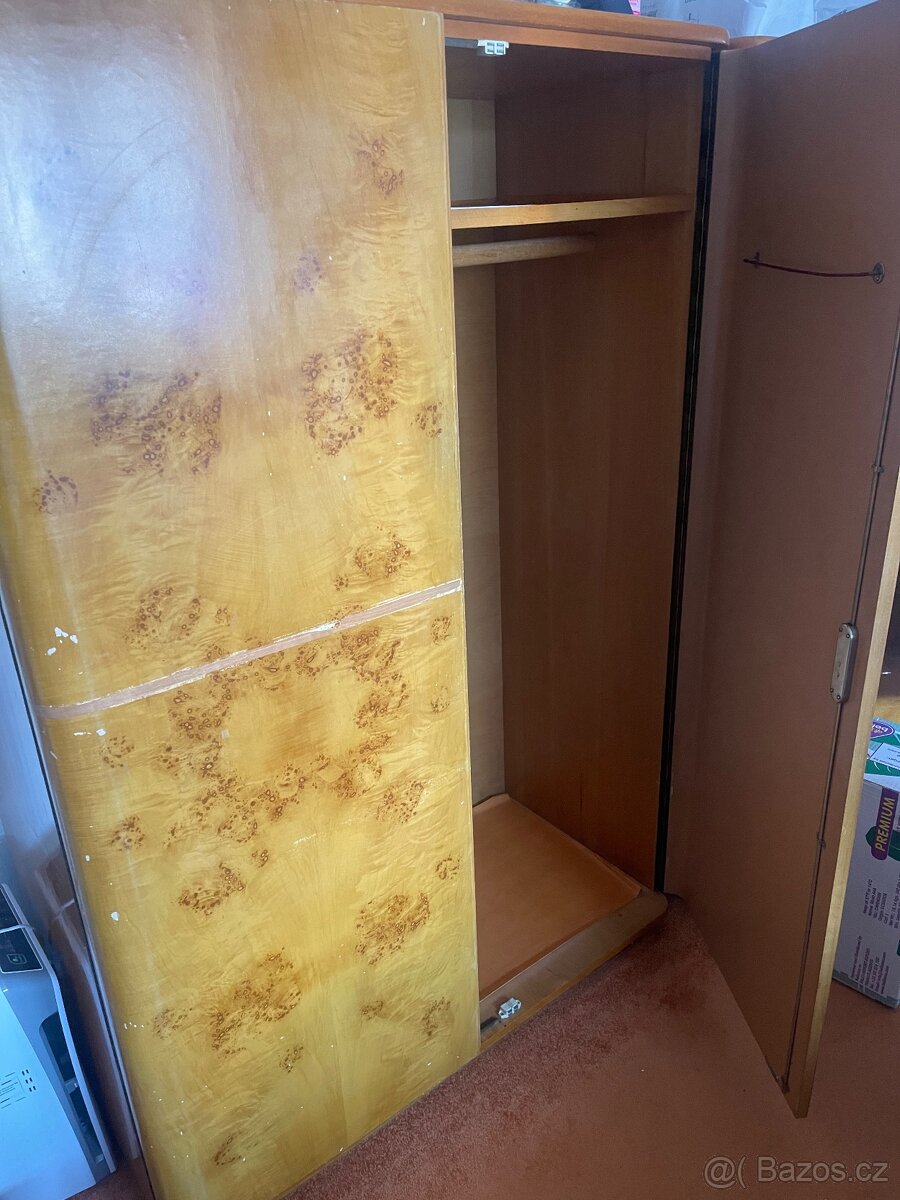 Prodam starý nábytek - 5