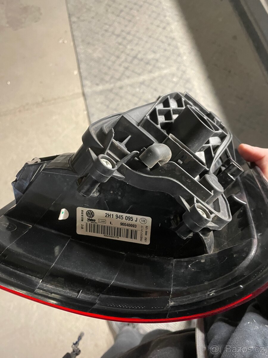 Volkswagen Amarok zadní levé světlo