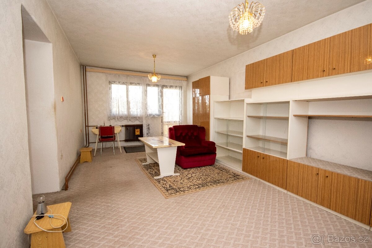 Prodej prostorného rodinného domu s dvěma byty a zahradou - 5