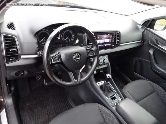 Škoda Karoq 1.6 TDI r.v.2017 (85 kw) 1.Maj.serv.kn ČR - 5