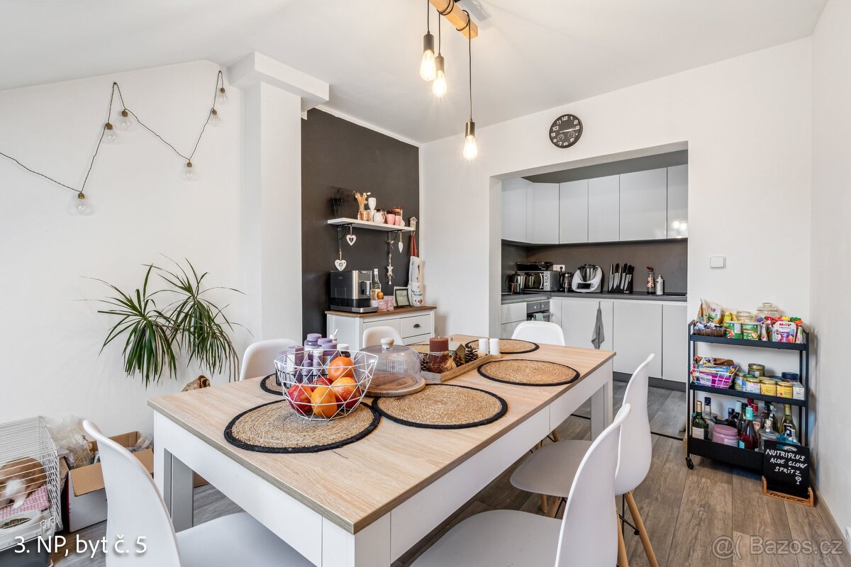 Prodej vícegeneračního domu 452 m², Osek, ev.č. 00938-1 - 5