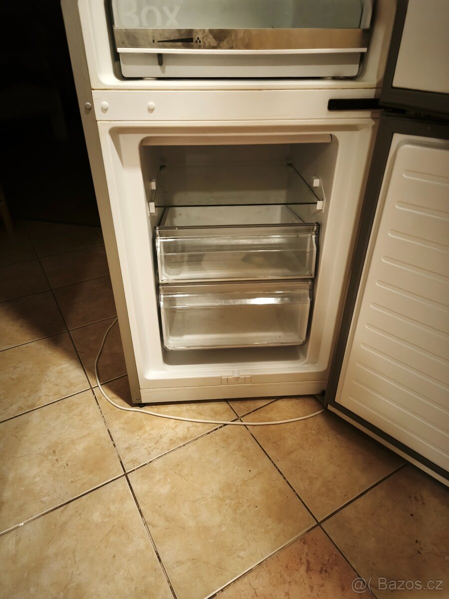 Lednička Siemens KG 39EBI41 - 5