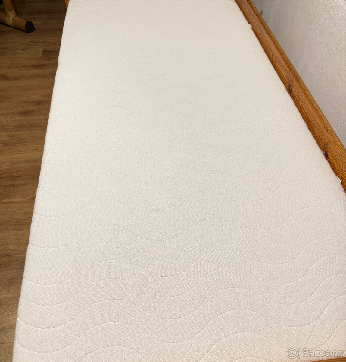 Zdravotní postel s elektrickým roštem a matrací - 5