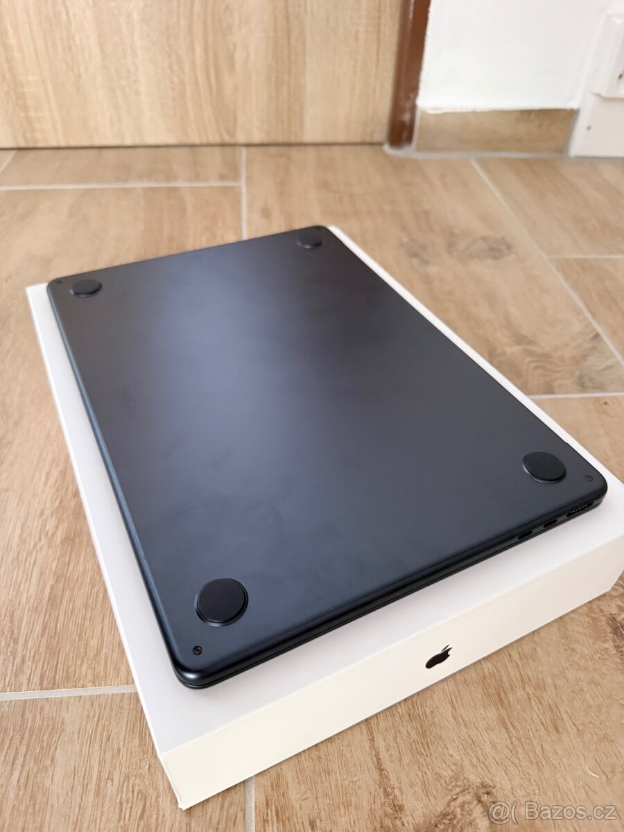 MacBook Air M2 2022 8 GB Space Gray TOP stav - 5