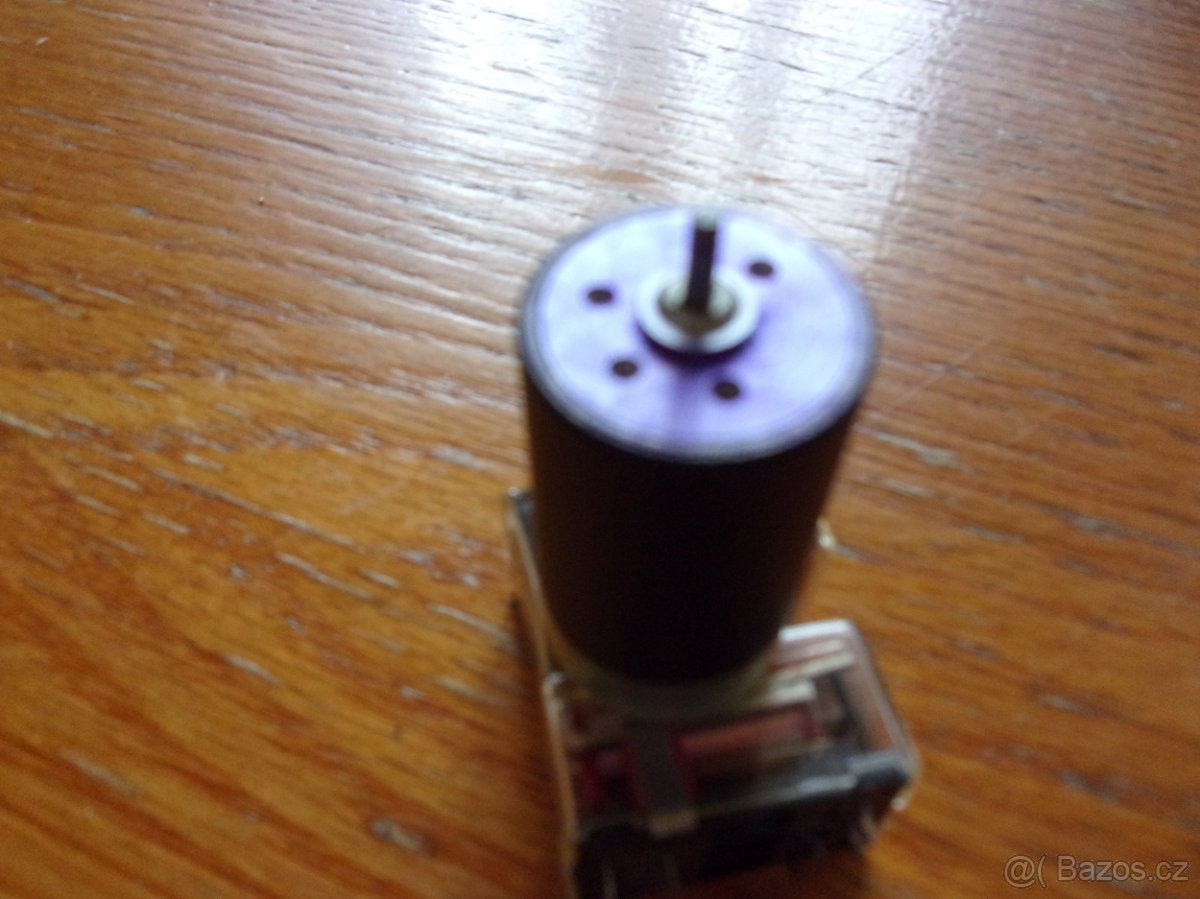 Prodám motorek 12V DC - 5