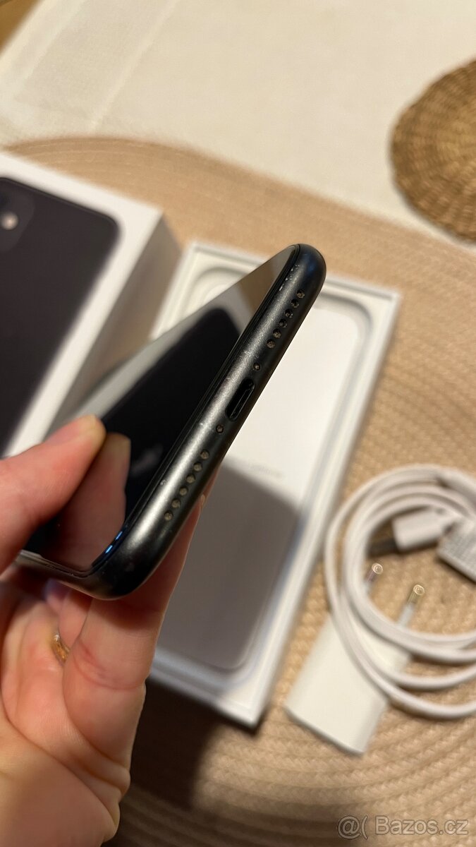Prodám černý iPhone 11 64GB - top stav - 5