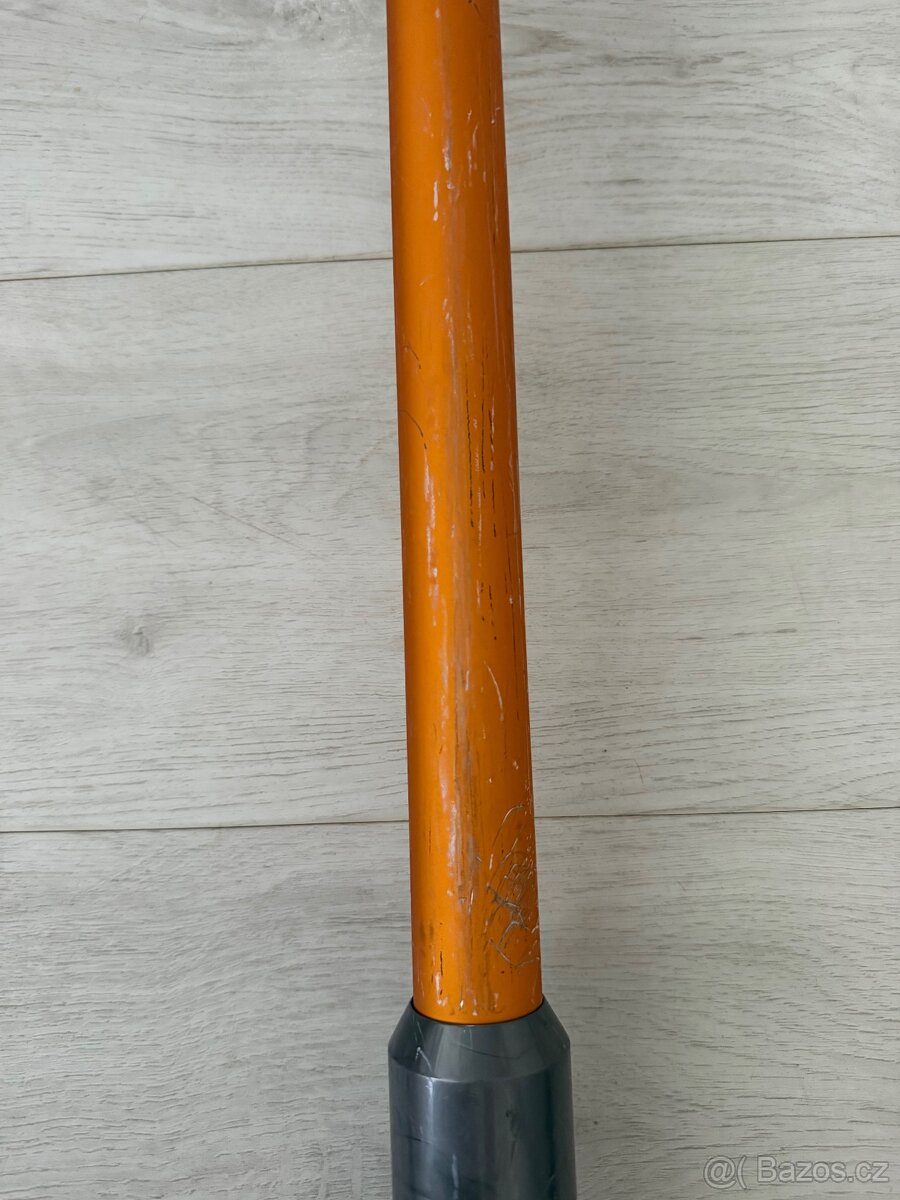 Tyčový a ruční vysavač Dyson V8 - 5