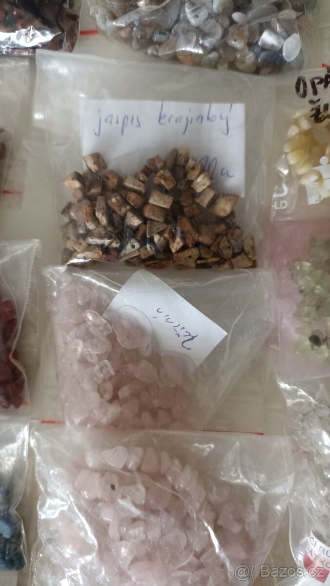 VELKÝ MIX zlomků minerálů k navlékání, 700 g - 5