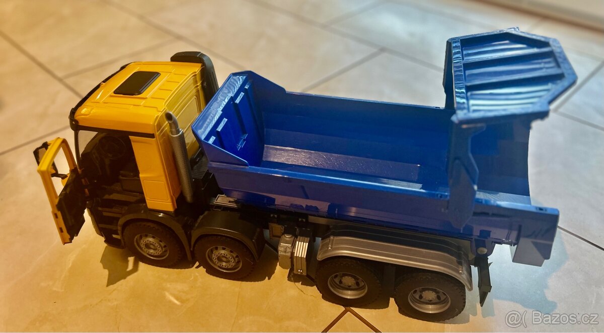 Prodám nákladní vůz se sklápěčkou Bruder - 5
