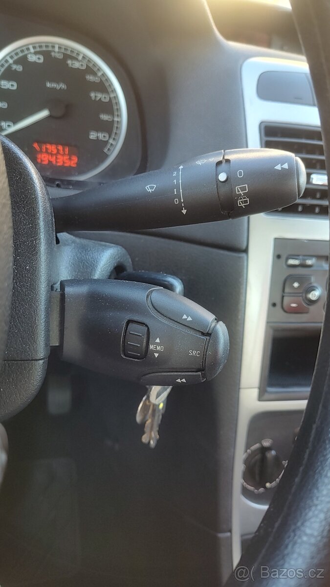 Prodám nebo vyměním Peugeot 307 nové STK - 5