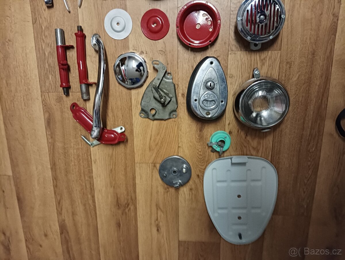 Prodám náhradní díly naJAWA Californian, JAWA 250, Libeňák.. - 5