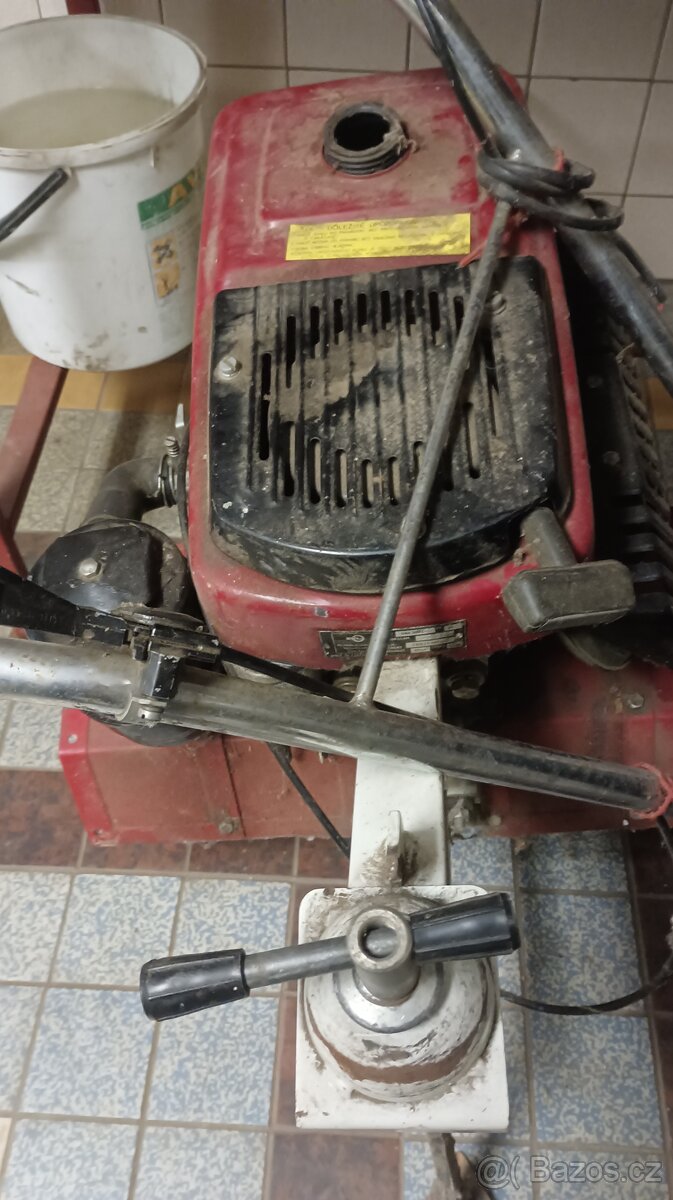 Ruční kultivátor - 5