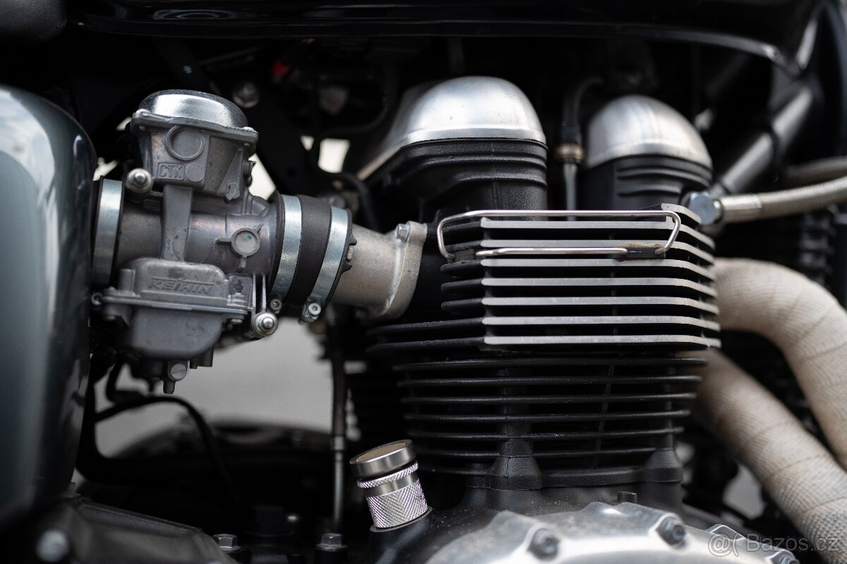 Triumph Thruxton 900 - 5