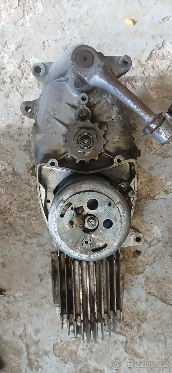 Jawa 550 pařez- dily - 5