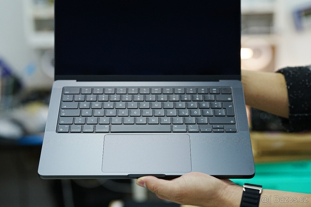 Nový MacBook Pro 14 M4 Pro Chip 24GB/512GB - 5
