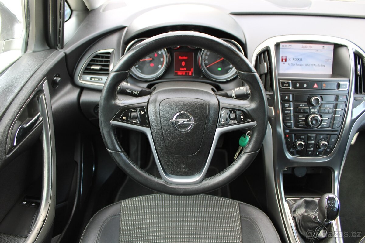 Opel Astra 1,4 T NOVÉ V ČR,1.MAJITEL,2010 - 5