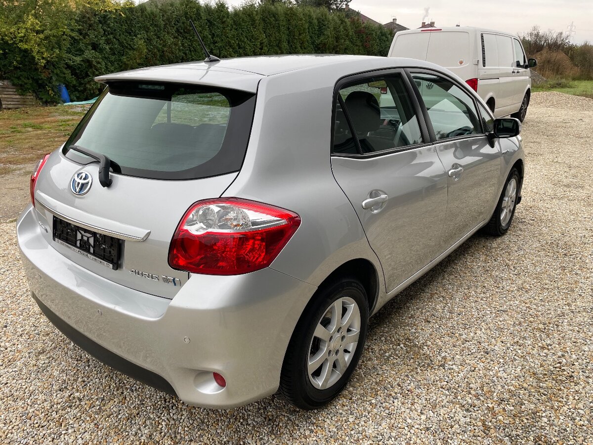 TOYOTA AURIS HYBRID LIFE 2011 NAJETO 86TKM - 5