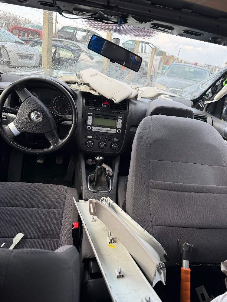 Prodám veškeré náhradní díly VW Golf V combi 1.6 75kw - 5