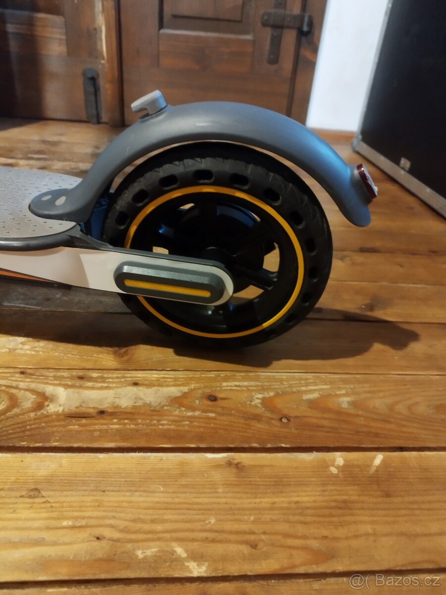 Elektrická koloběžka Aerium T350 Pro černá - 5