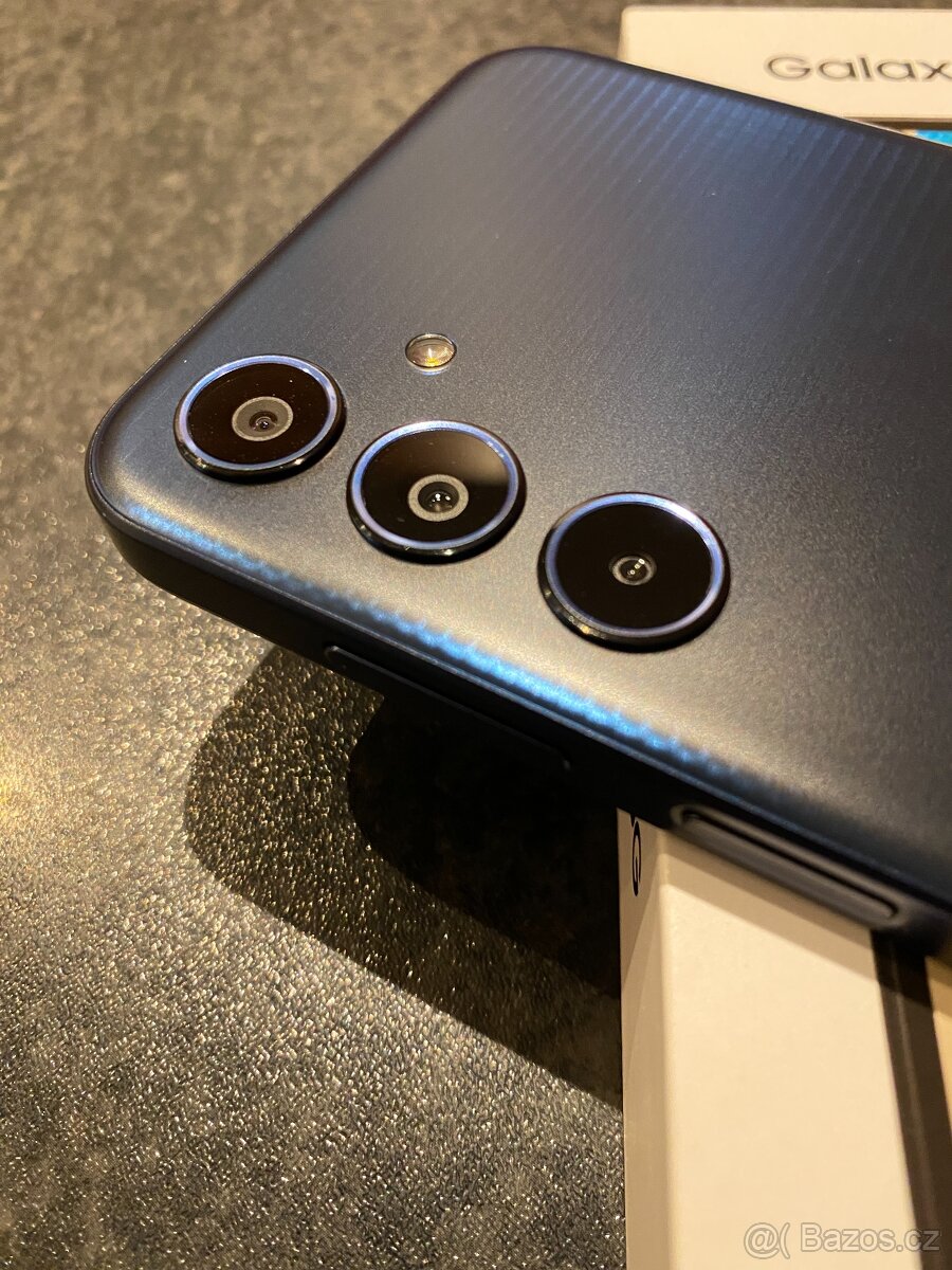 Samsung galaxy M35 - 5