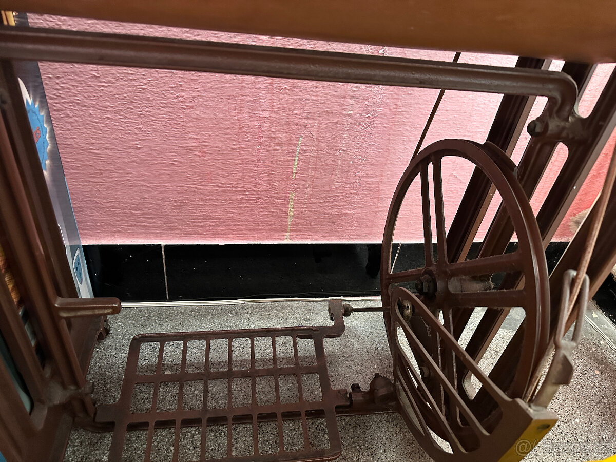 Šicí stroj Minerva 126. - 5