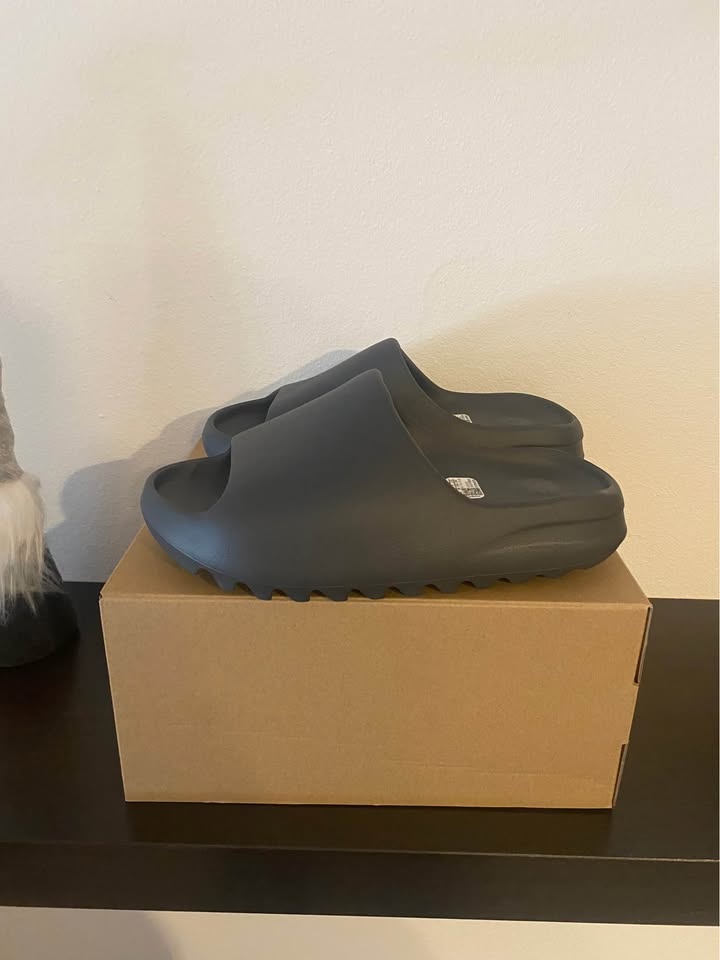 Yeezy Slide Granite - 5