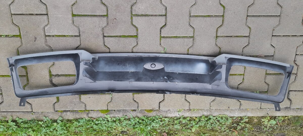 Ford Sierra - přední maska - 5