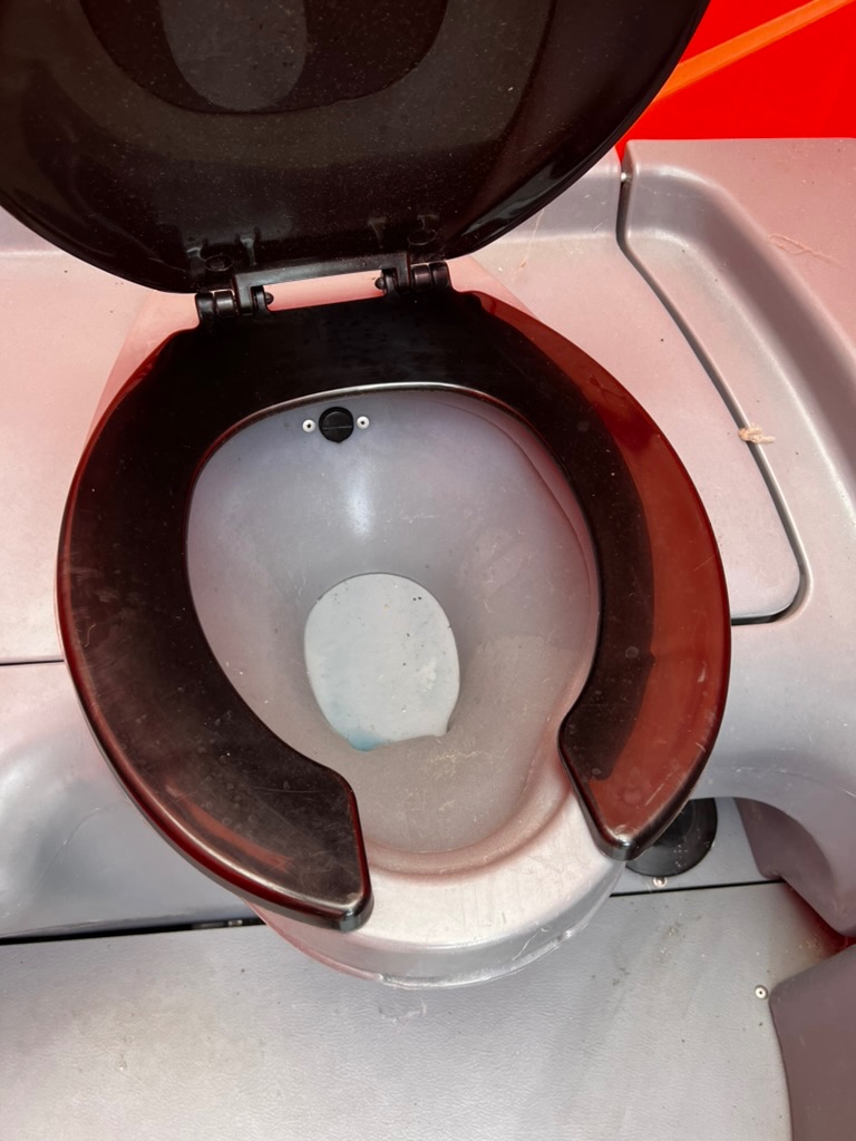 Mobilní toaleta , kadibudka, Toi , přenosné WC - použitá - 5