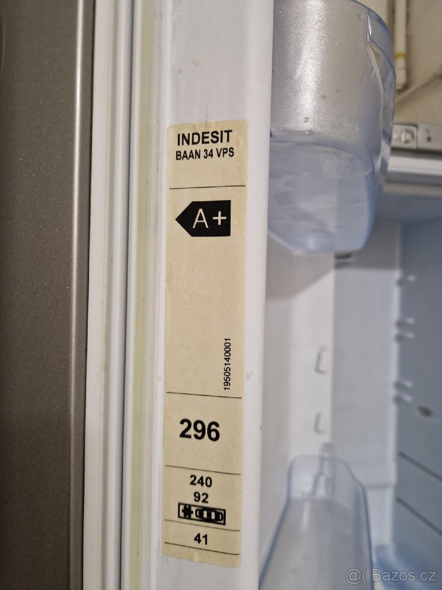 Stará lednice s mrazákem - 5