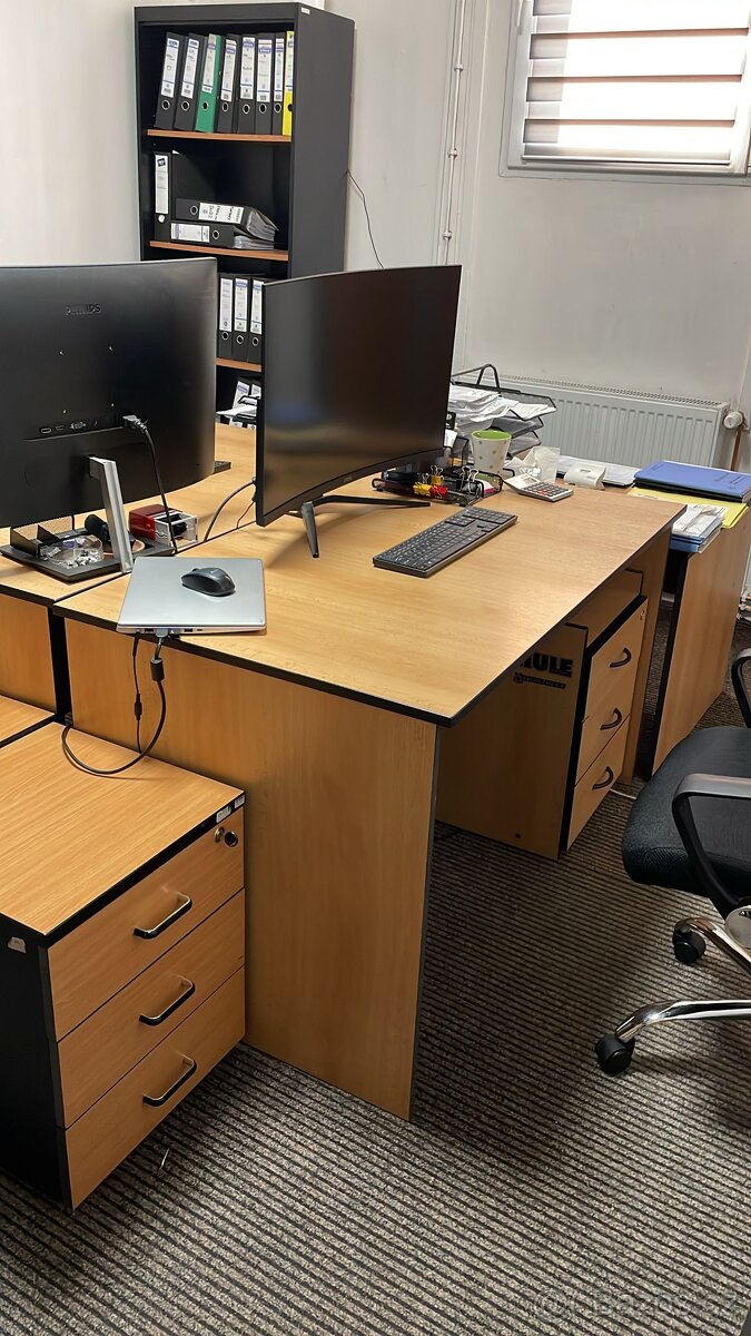 Kancelářský nábytek - 5