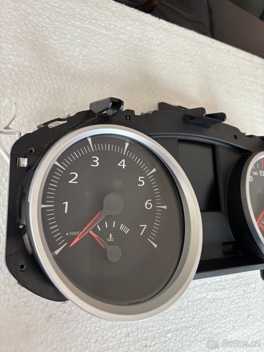 Renault Megane II fl - Přístrojový Štít/Budíky - 5