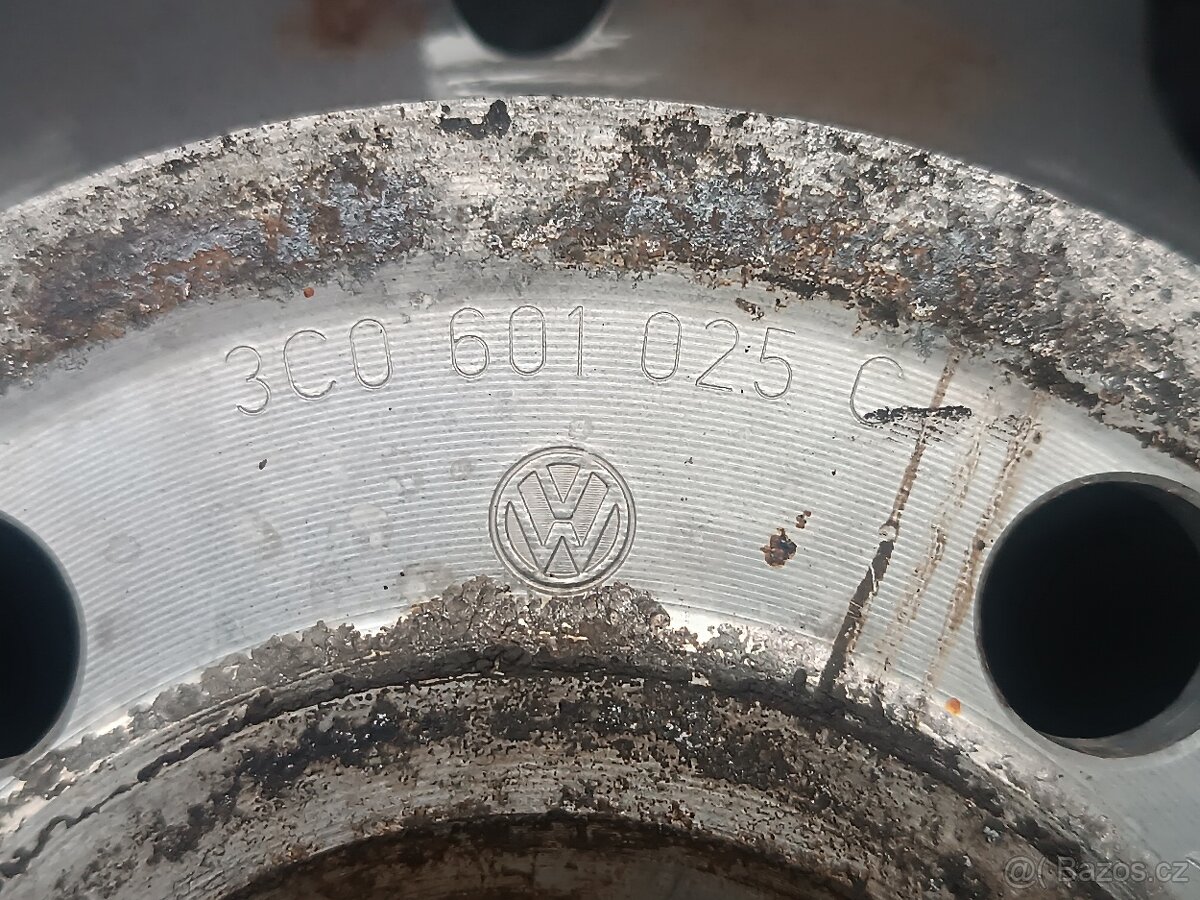 VW ALU komplety . 205/55R16. - 5