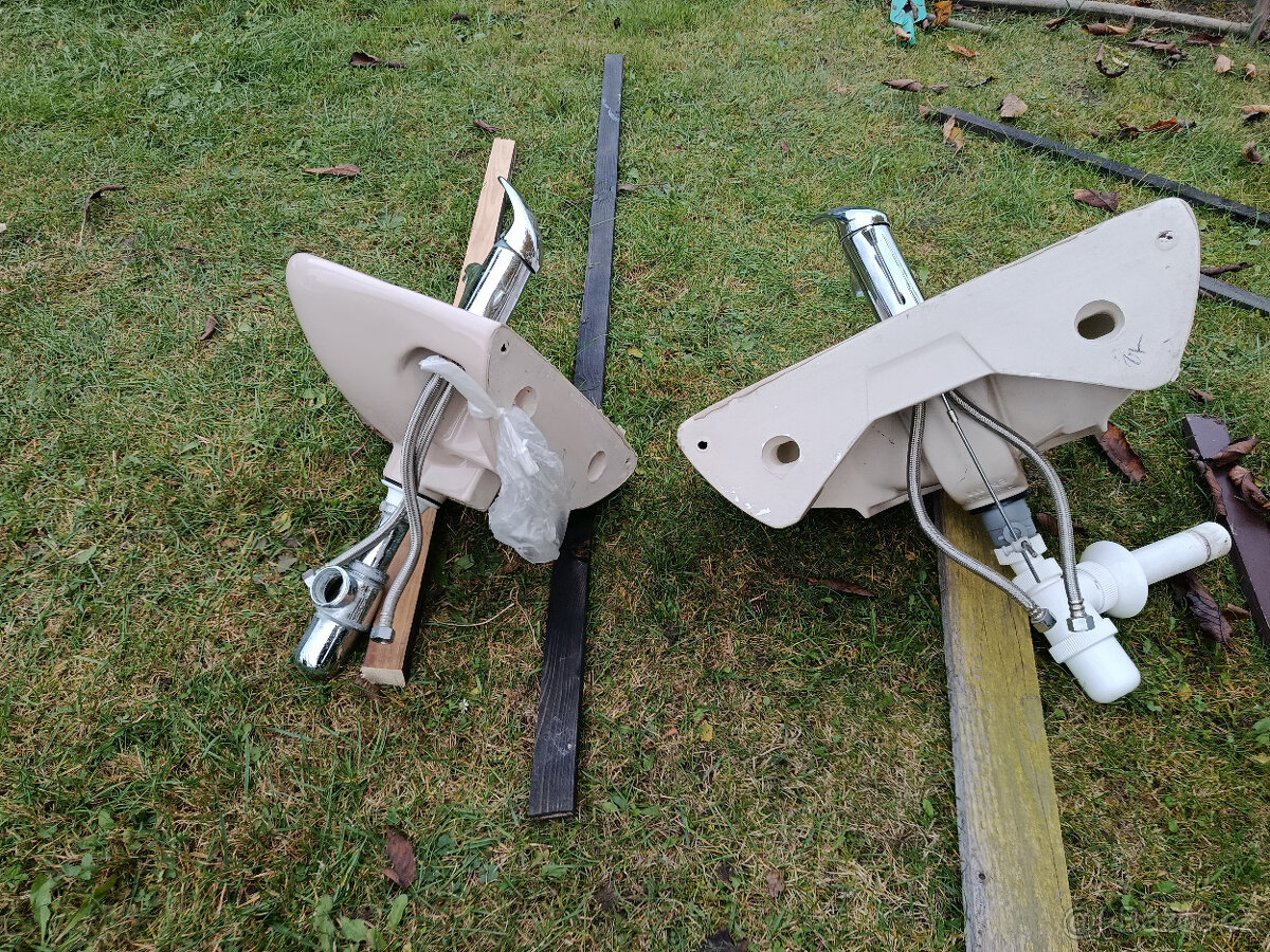 Prodám WC Geberit, umyvadla, desku s dřezem. - 5