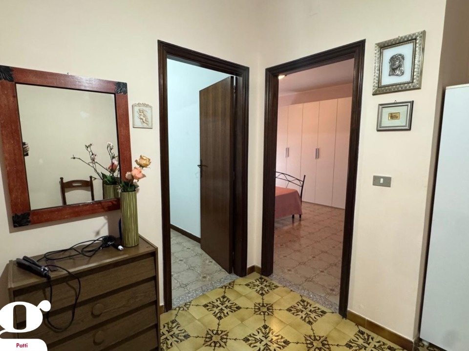 Prodej komfortního zař. bytu 4+1, 120 m2, Patti, Sicílie - 5