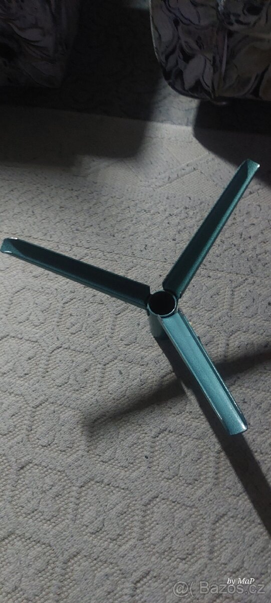 Starší stojan na vanocni stromek - 5