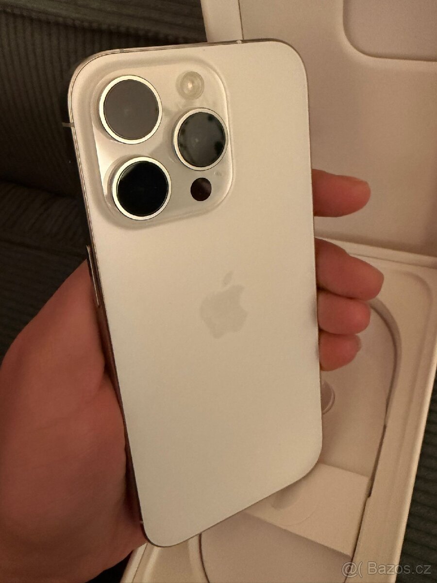 Apple IPhone 16 pro 256 GB , v záruce - 5