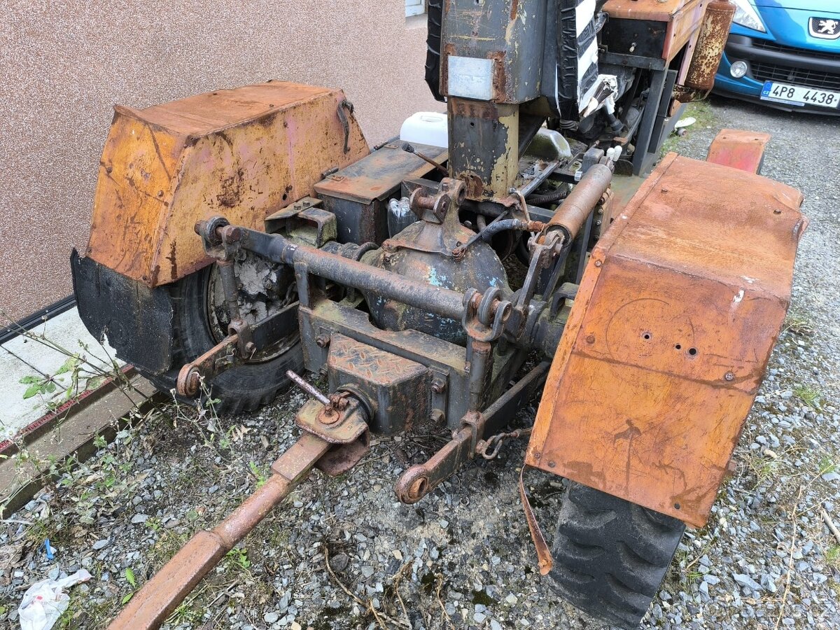 Domácí traktůrek škoda 1203 - 5