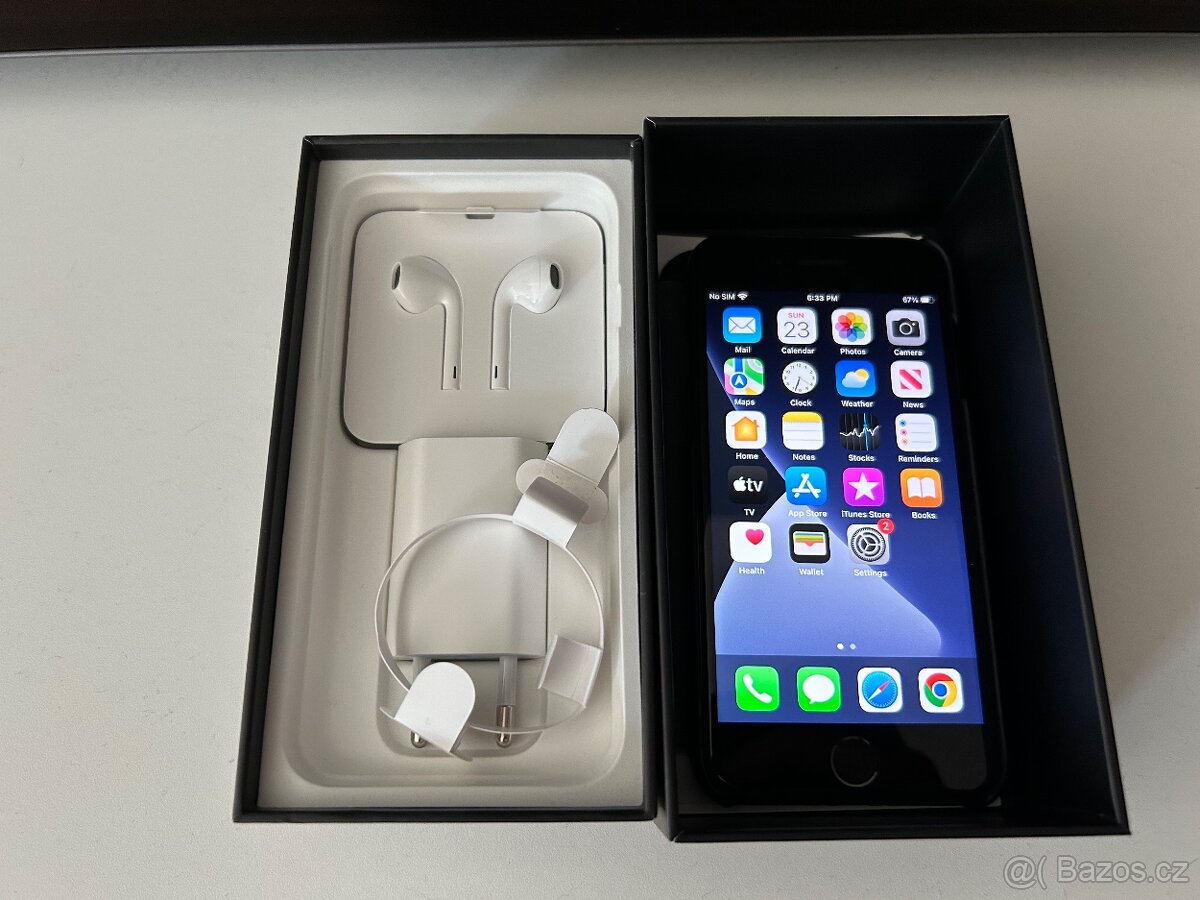 Černý iPhone 7 - 5