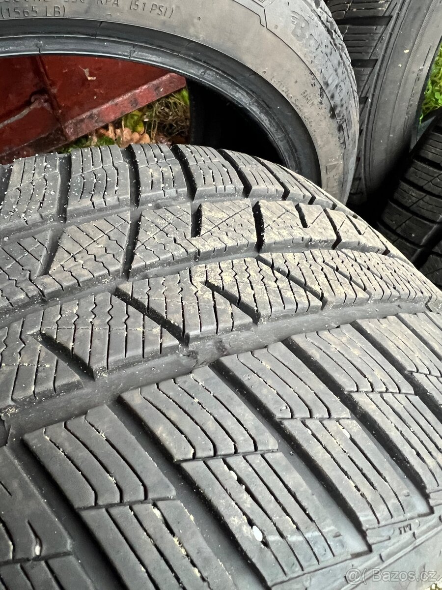 Zimní pneu 235/40/19 - 5