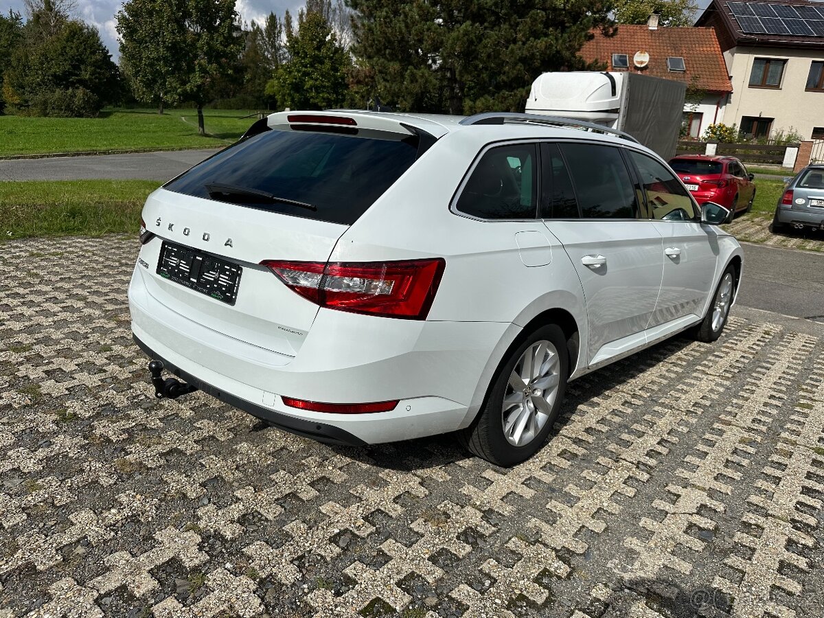 Škoda Superb 2.0Tdi 110kw style Dsg 1 majitel 2021 - 5